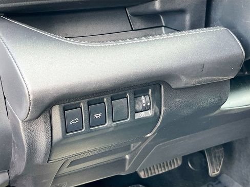 Used 2023 Subaru Ascent Touring AWD/4WD image 10