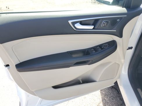 Used 2023 Ford Edge Titanium AWD/4WD image 10