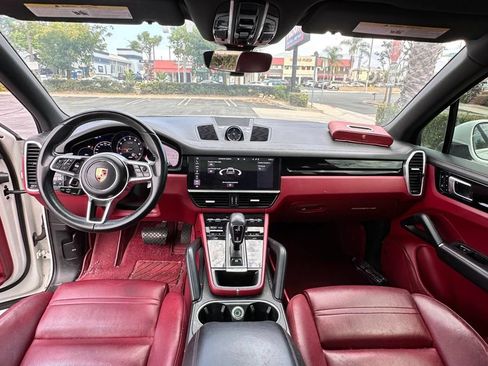 Used 2020 Porsche Cayenne AWD/4WD image 9