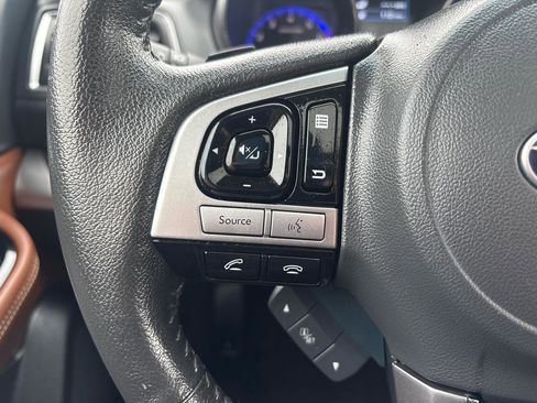 Used 2017 Subaru Outback 2.5i Touring AWD/4WD image 16