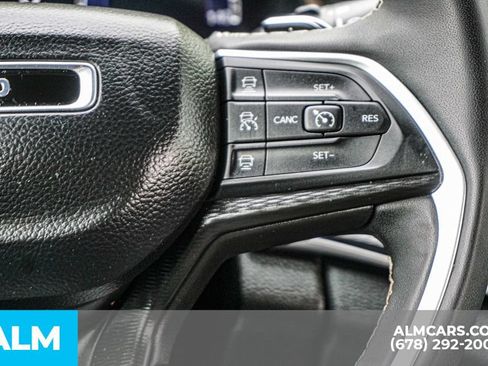 Used 2025 Jeep Grand Cherokee Altitude AWD/4WD image 28