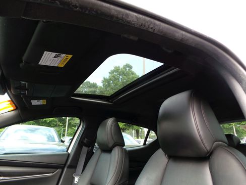 Used 2023 MAZDA MAZDA3 s FWD image 7