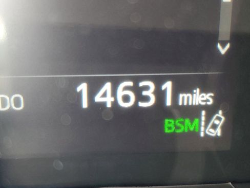 Used 2024 Toyota Camry LE w/ Convenience Package image 15