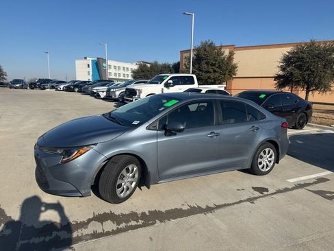 Used 2021 Toyota Corolla LE image 7