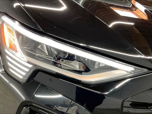 Used 2024 Audi Q8 e-tron Prestige w/ Prestige Package image 29