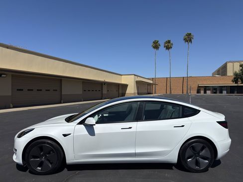 Used 2023 Tesla Model 3 Standard Range RWD image 4