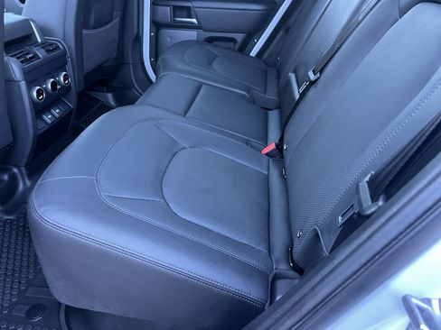 Certified 2023 Land Rover Defender 110 V8 image 33