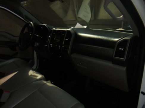 Used 2017 Ford F250 XL w/ XL Value Package image 8