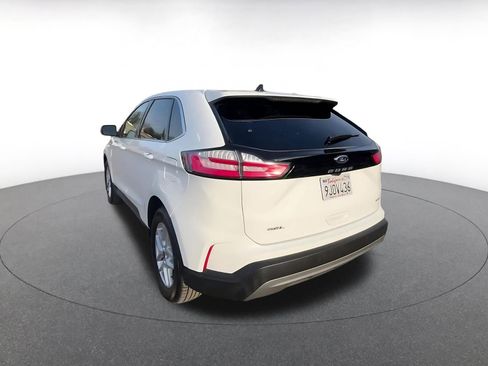 Used 2024 Ford Edge SEL image 11