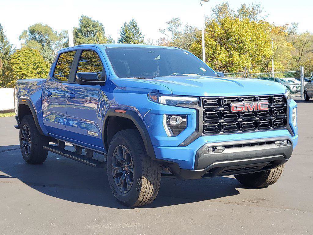 Used 2025 GMC Canyon Elevation w/ Convenience Package AWD/4WD image 2