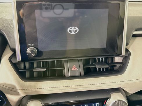 Used 2024 Toyota RAV4 XLE w/ Convenience Package AWD/4WD image 18