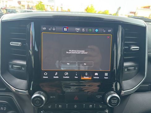 Used 2022 RAM 1500 Laramie AWD/4WD image 25