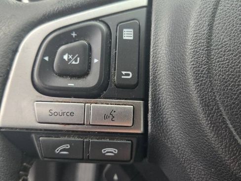 Used 2018 Subaru Forester 2.5i Touring AWD/4WD image 22