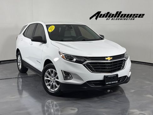 Used 2021 Chevrolet Equinox LS w/ LS Convenience Package FWD image 1