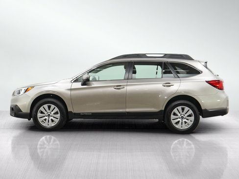 Used 2015 Subaru Outback 2.5i Premium AWD/4WD image 2