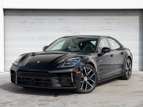 New 2026 Porsche Panamera 4 image 1