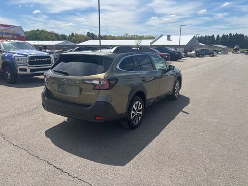 Used 2025 Subaru Outback Premium AWD/4WD image 3