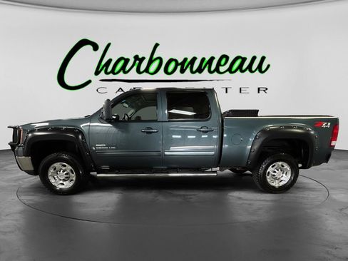 Used 2009 GMC Sierra 2500 SLT w/ SLT Convenience Package AWD/4WD image 2