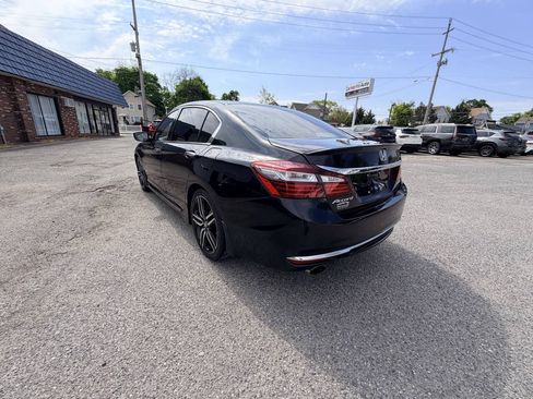 Used 2017 Honda Accord Sport image 44