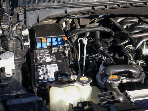 Used 2021 Nissan Titan PRO-4X w/ Pro-4x Convenience Package image 12