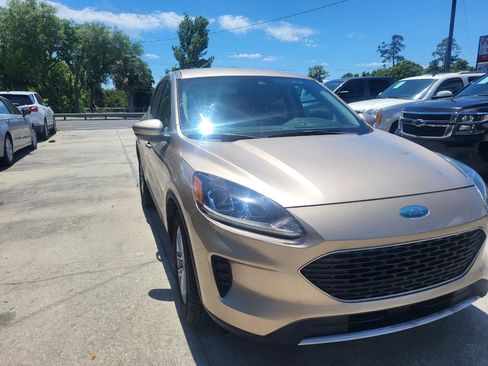 Used 2020 Ford Escape SE FWD image 6