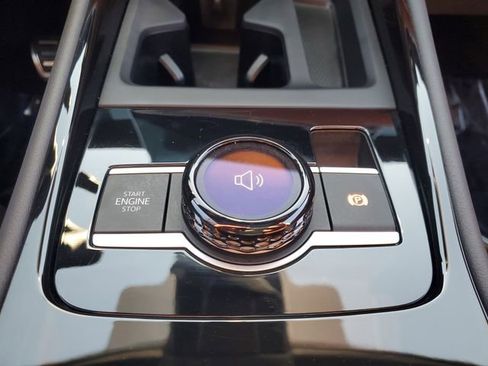 Used 2025 Volkswagen Tiguan SEL R-Line image 30