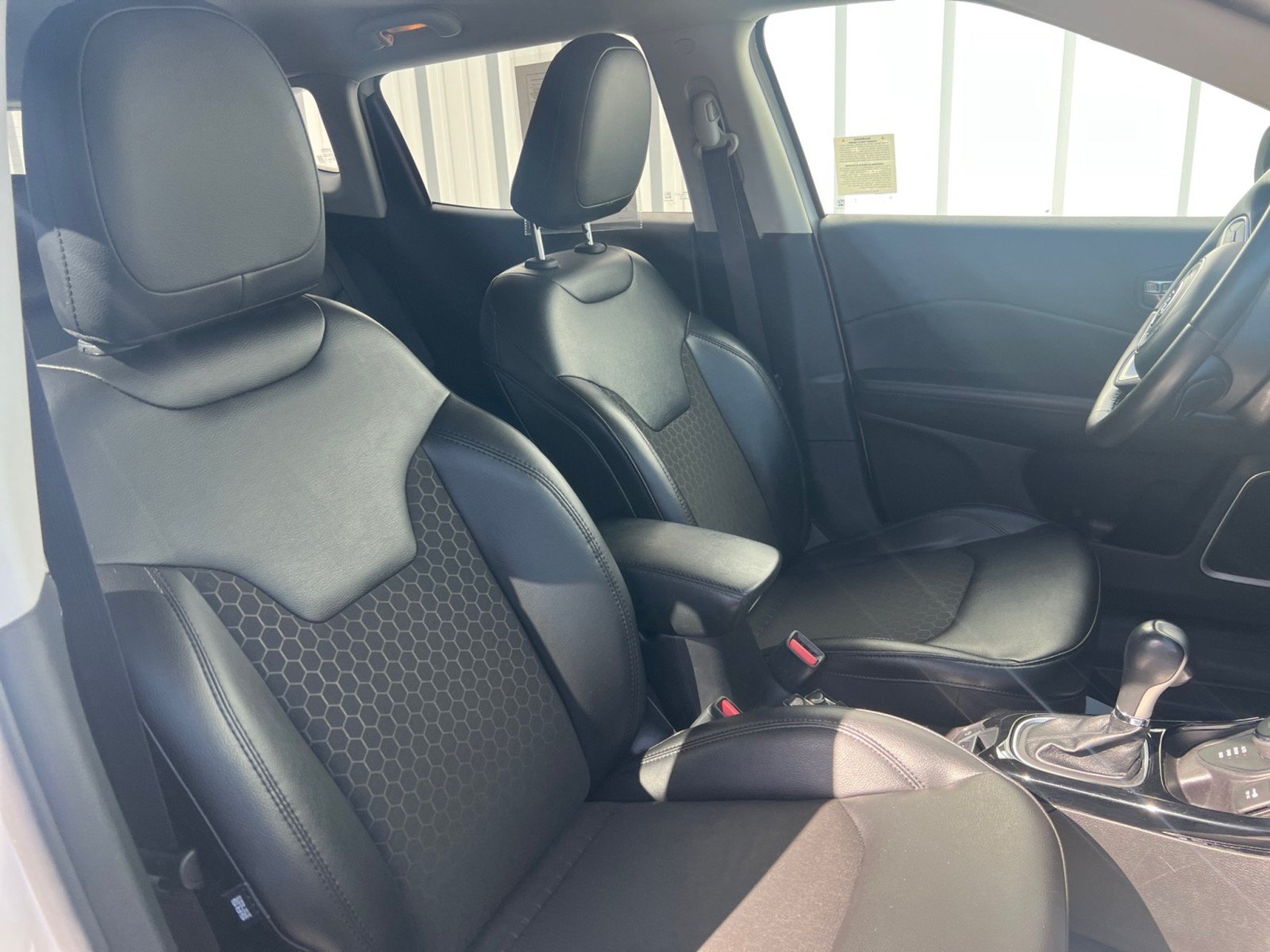 Used 2020 Jeep Compass Latitude AWD/4WD image 22