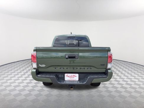 Used 2021 Toyota Tacoma TRD Sport AWD/4WD image 14