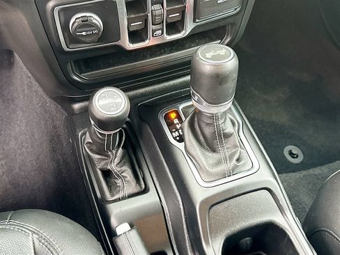 Used 2023 Jeep Wrangler Unlimited Sahara w/ Cold Weather Group AWD/4WD image 18
