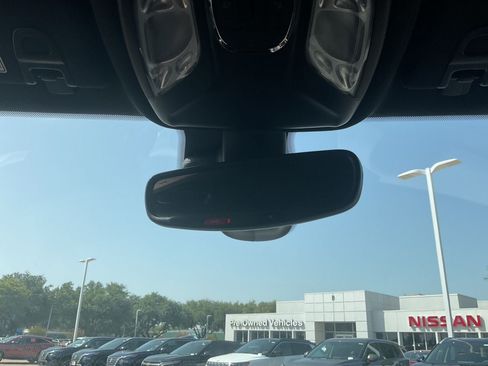Used 2025 Jeep Compass Limited AWD/4WD image 16