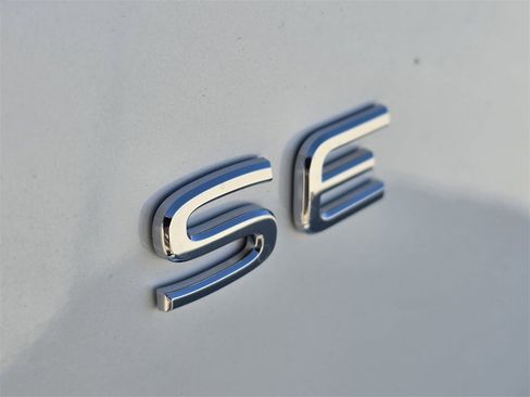 New 2026 Volkswagen Atlas SE image 7