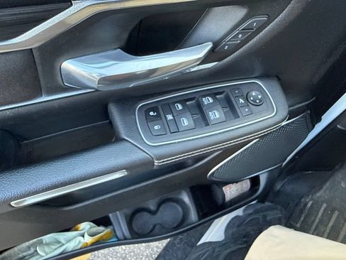 Used 2023 RAM 1500 Laramie AWD/4WD image 15