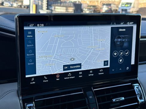 Used 2024 Lincoln Navigator Reserve image 22