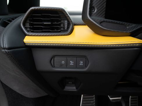 Used 2024 Lamborghini Revuelto AWD/4WD image 57