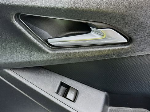 Used 2026 Chevrolet Equinox LT FWD image 29