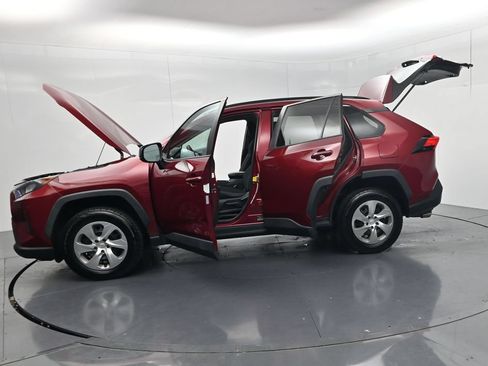 Used 2021 Toyota RAV4 LE AWD/4WD image 57