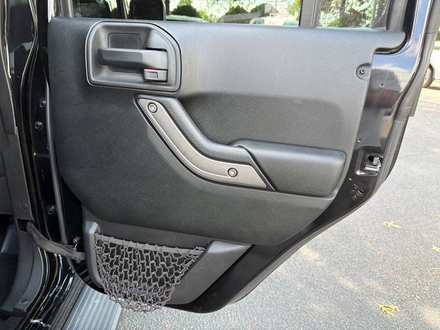 Used 2018 Jeep Wrangler Unlimited Sport AWD/4WD image 16