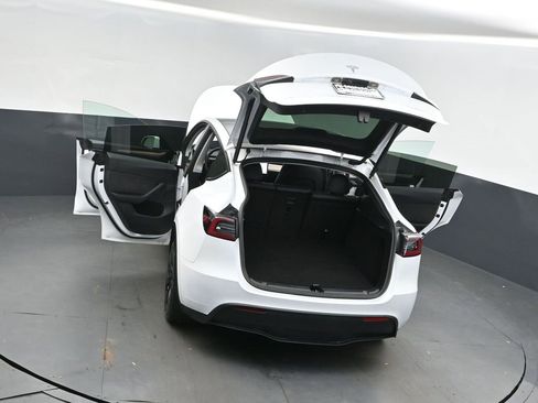 Used 2025 Tesla Model Y Long Range image 47