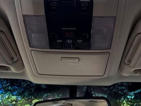 Used 2018 Lexus GX 460 Premium w/ Premium Package AWD/4WD image 25