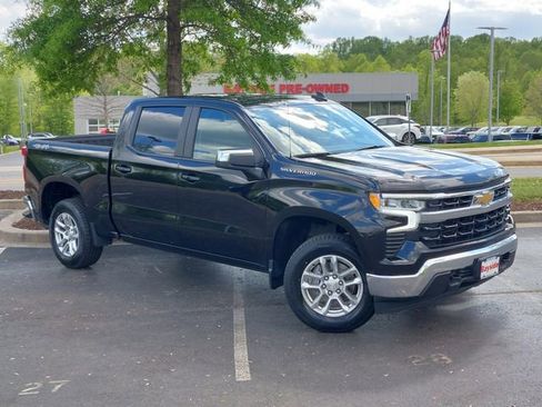 Used 2023 Chevrolet Silverado 1500 LT image 2