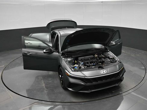 New 2026 Hyundai Elantra SEL Sport FWD image 41