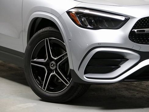 Certified 2025 Mercedes-Benz GLA 250 4MATIC image 3