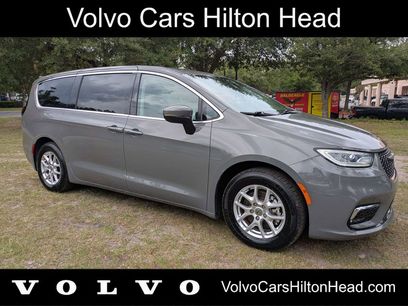 Used 2023 Chrysler Pacifica Touring-L