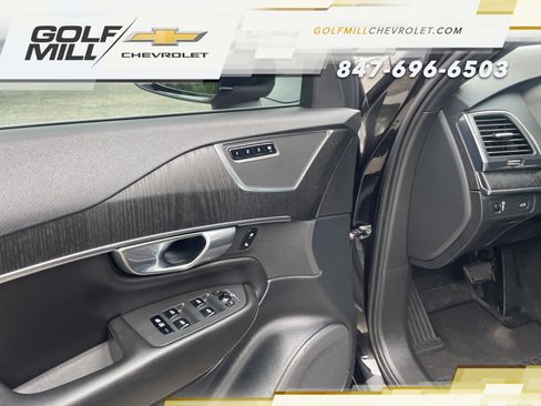 Used 2020 Volvo XC90 T5 Momentum AWD/4WD image 14