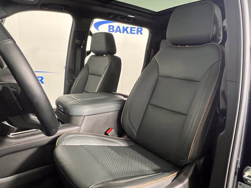 Used 2025 GMC Yukon XL AT4 AWD/4WD image 23
