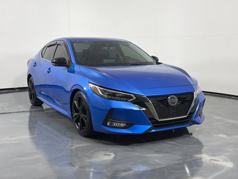 Used 2020 Nissan Sentra SR w/ Premium Package FWD image 3