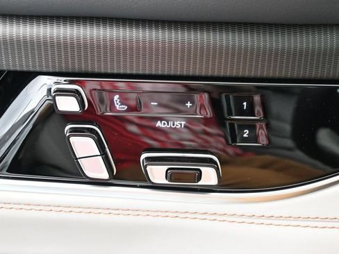 New 2026 Jeep Grand Wagoneer Summit AWD/4WD image 23
