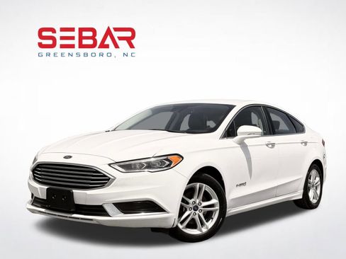 Used 2018 Ford Fusion SE w/ Equipment Group 602A FWD image 1