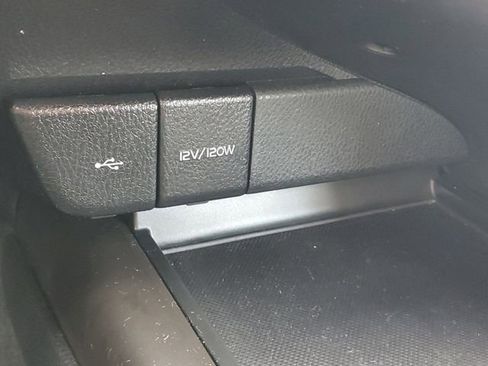 Used 2024 Toyota Camry SE image 27