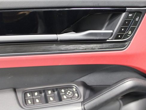 Certified 2025 Porsche Cayenne GTS image 31